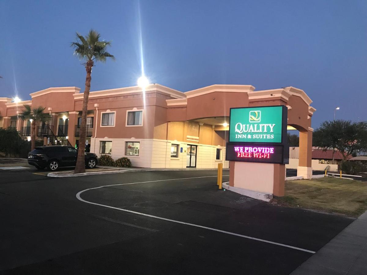 Quality Inn & Suites Near Downtown Mesa Exteriér fotografie