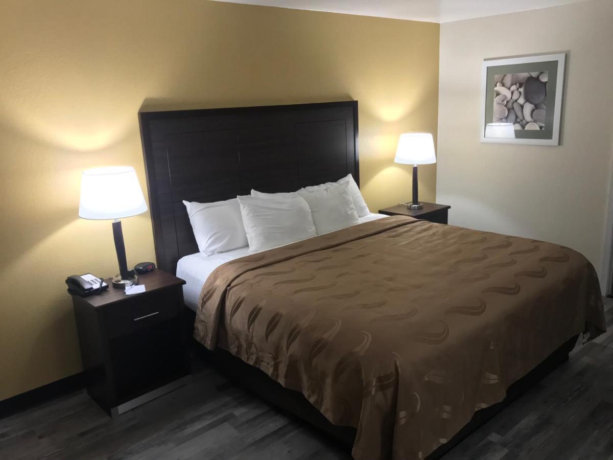 Quality Inn & Suites Near Downtown Mesa Exteriér fotografie