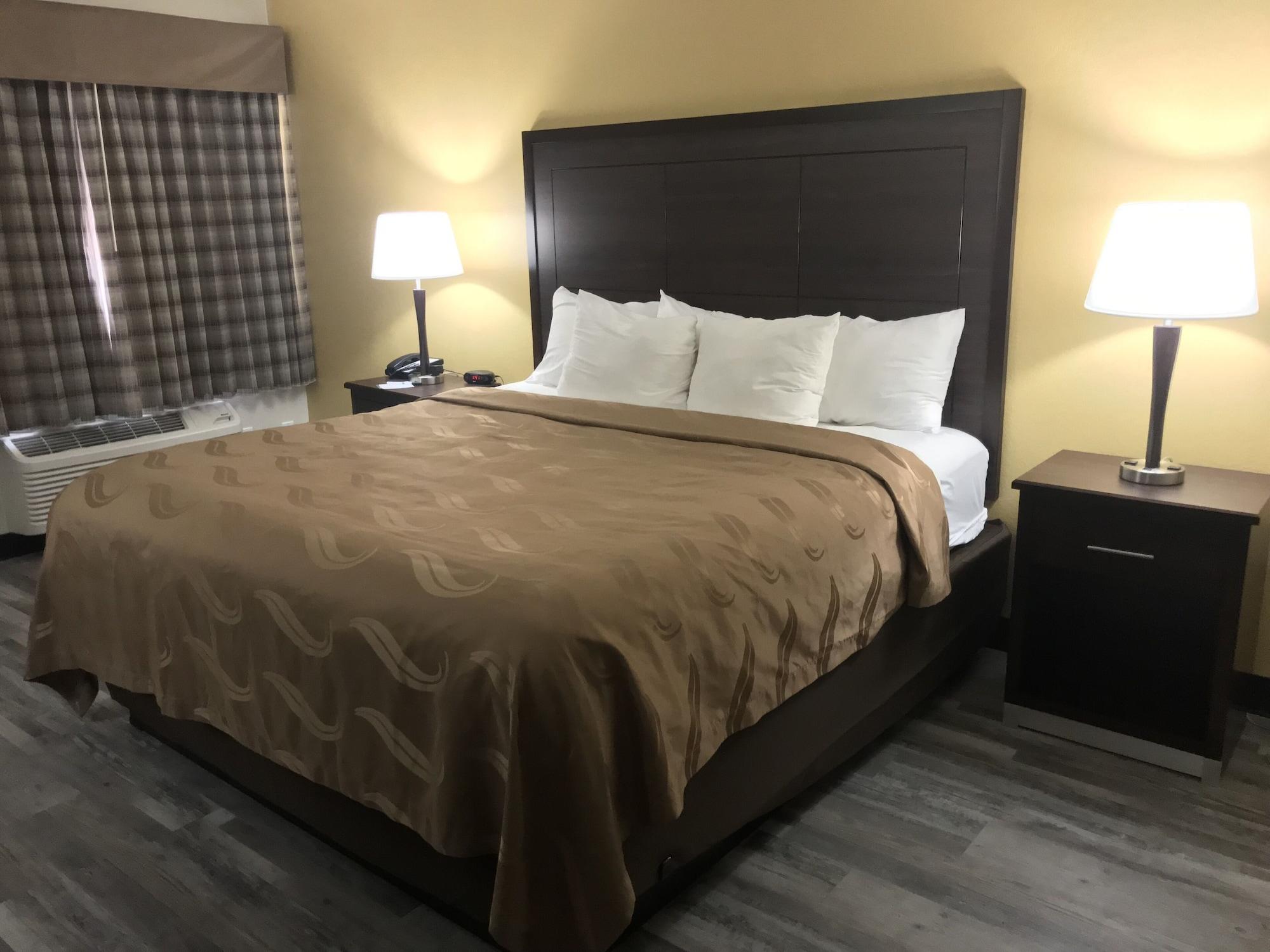 Quality Inn & Suites Near Downtown Mesa Exteriér fotografie