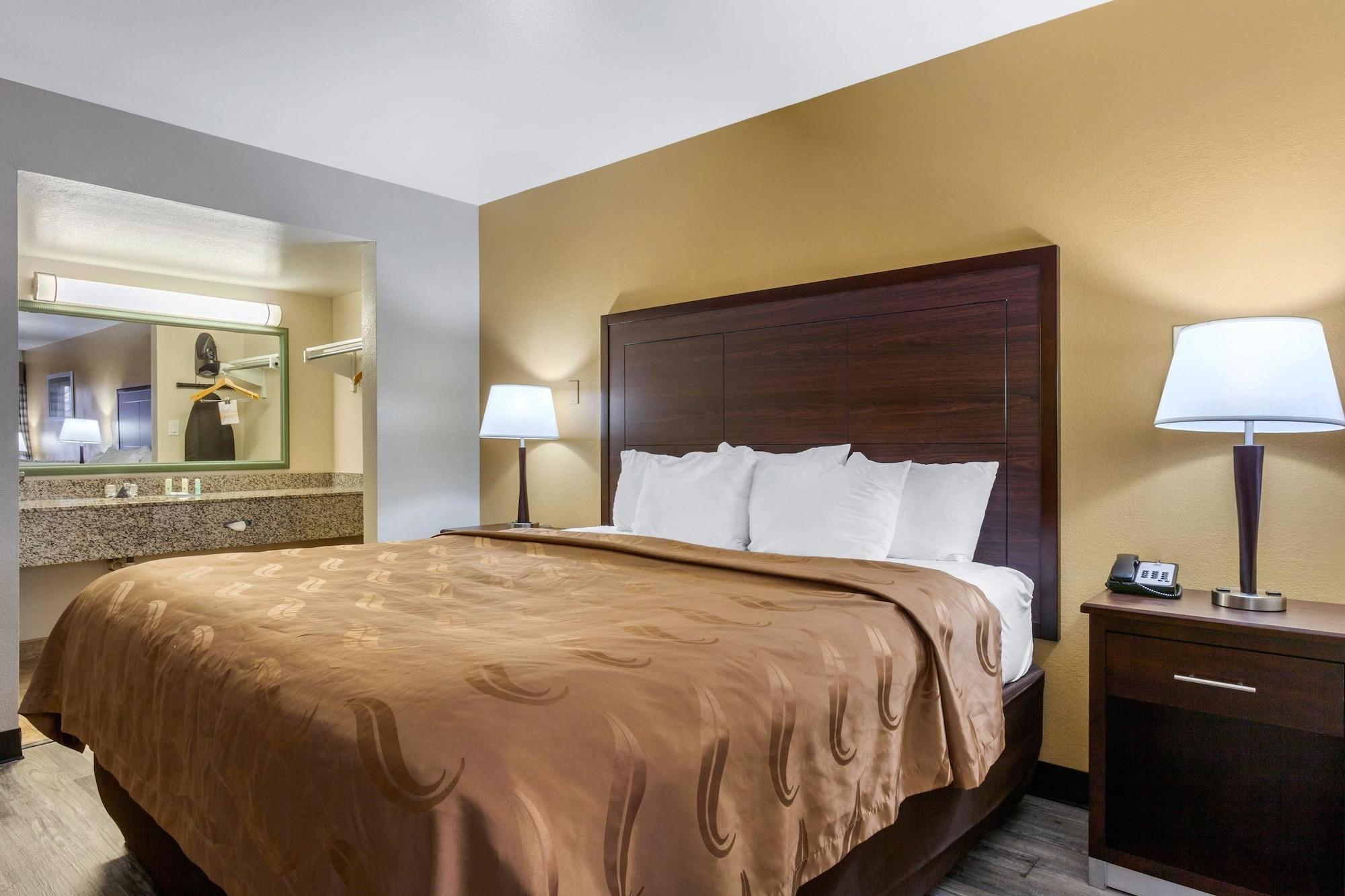 Quality Inn & Suites Near Downtown Mesa Exteriér fotografie