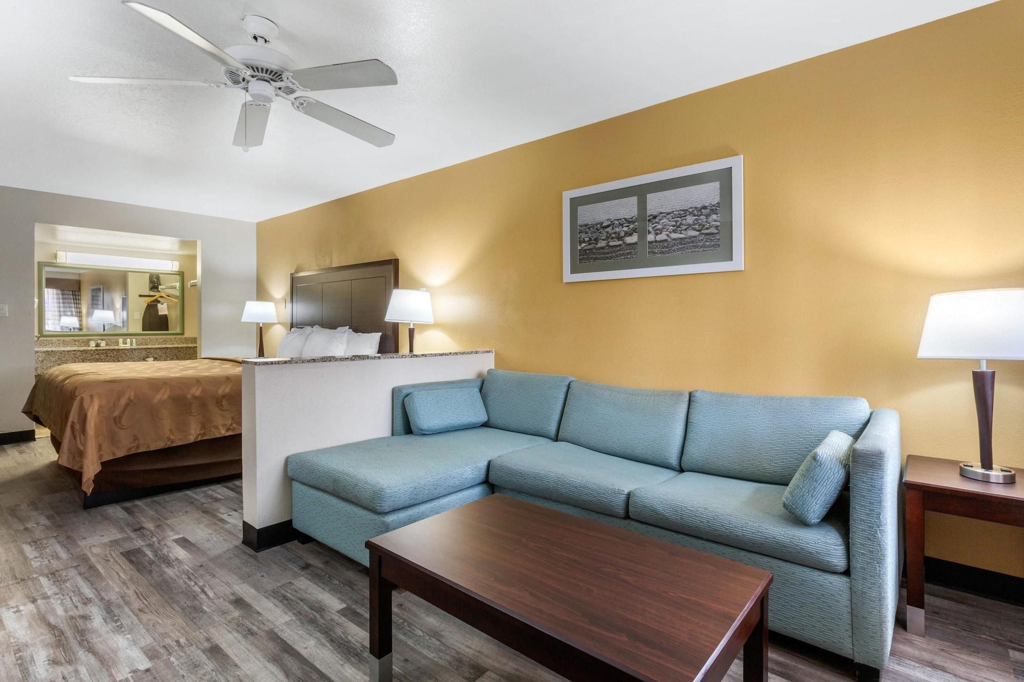 Quality Inn & Suites Near Downtown Mesa Exteriér fotografie