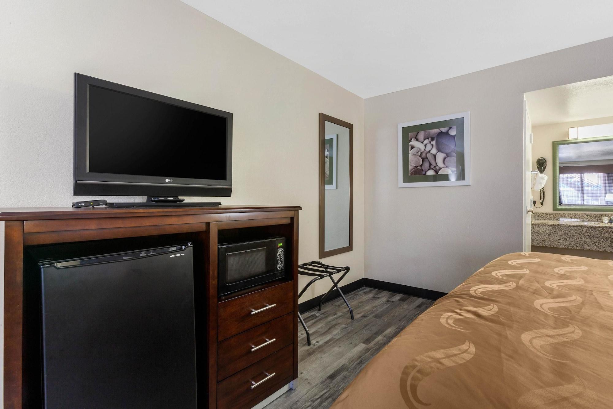 Quality Inn & Suites Near Downtown Mesa Exteriér fotografie