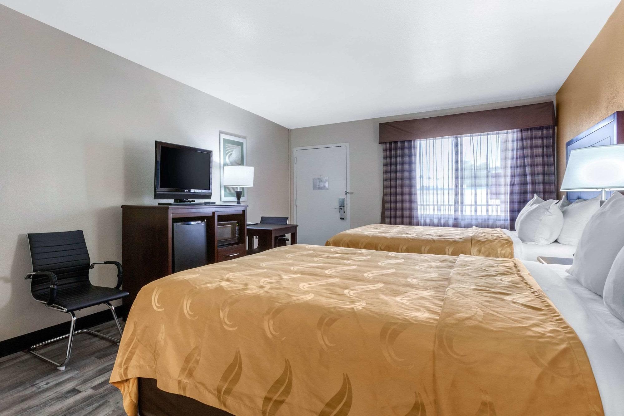 Quality Inn & Suites Near Downtown Mesa Exteriér fotografie