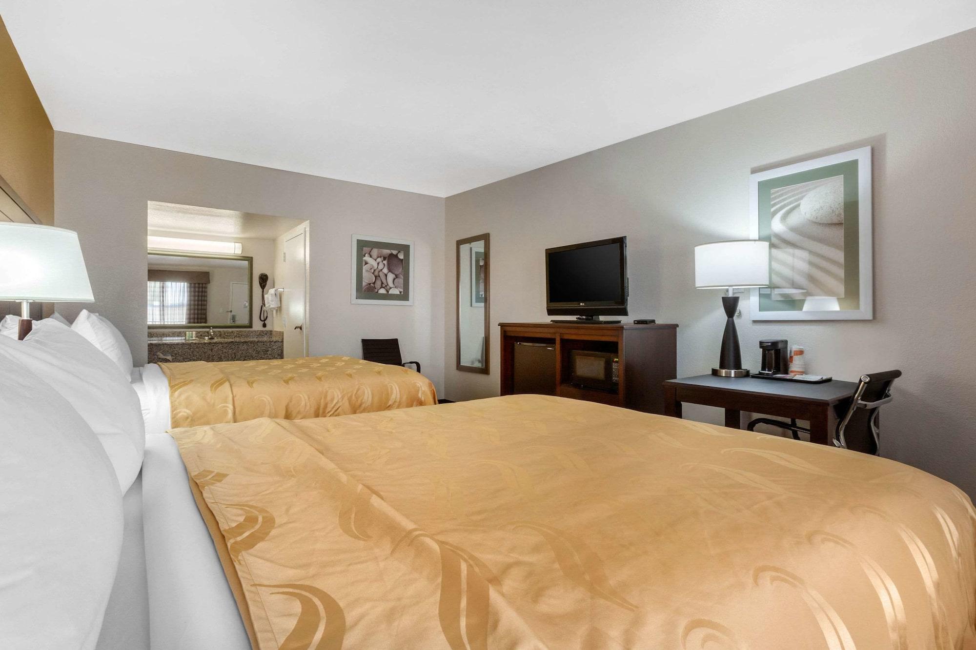 Quality Inn & Suites Near Downtown Mesa Exteriér fotografie