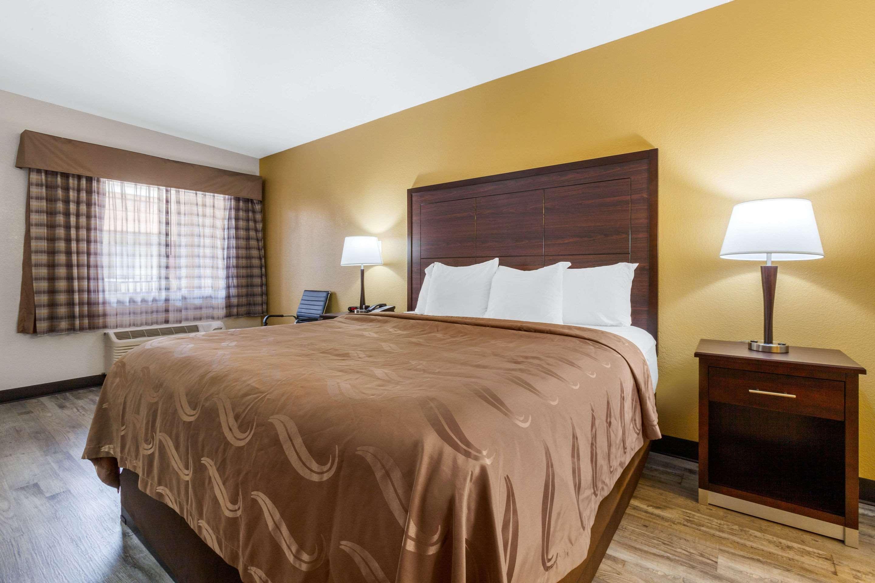 Quality Inn & Suites Near Downtown Mesa Exteriér fotografie