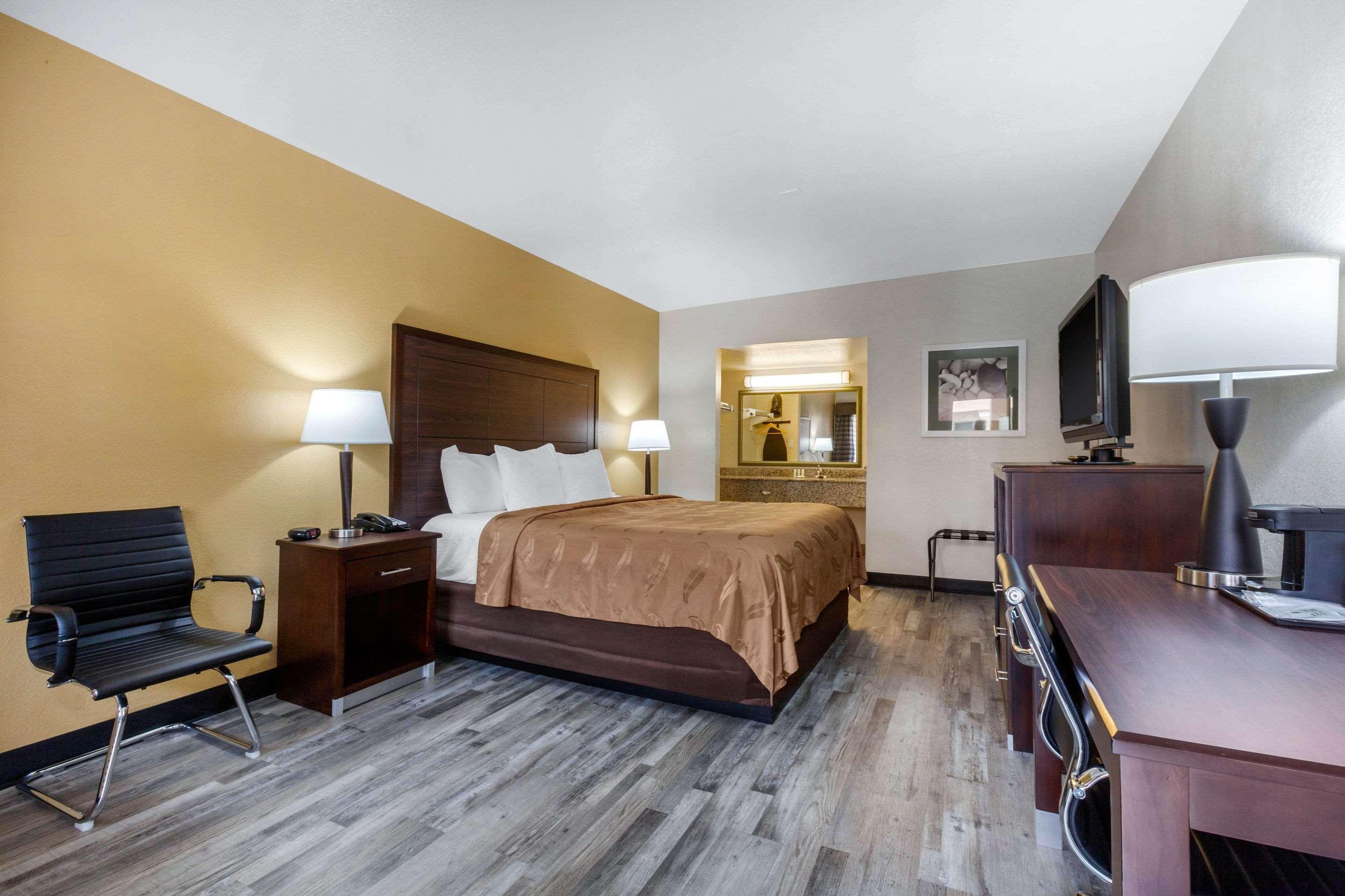 Quality Inn & Suites Near Downtown Mesa Exteriér fotografie