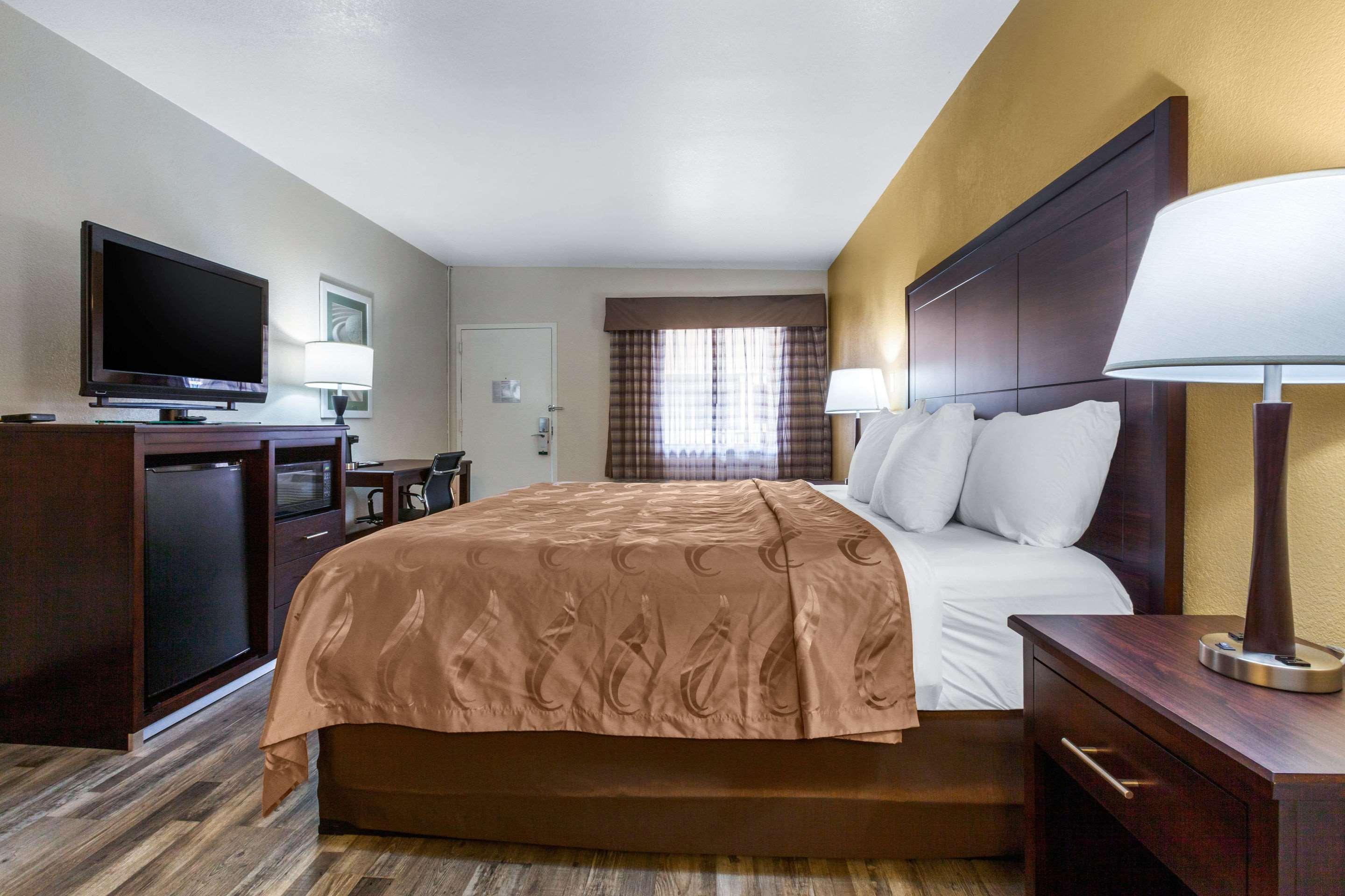 Quality Inn & Suites Near Downtown Mesa Exteriér fotografie