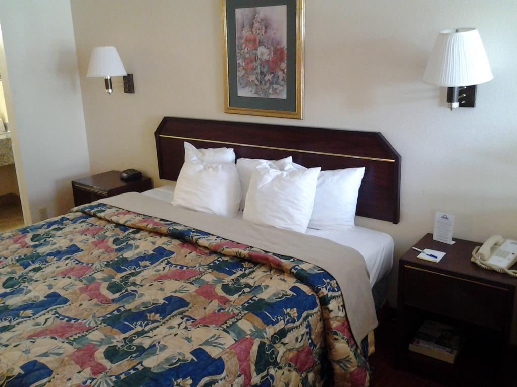 Quality Inn & Suites Near Downtown Mesa Exteriér fotografie