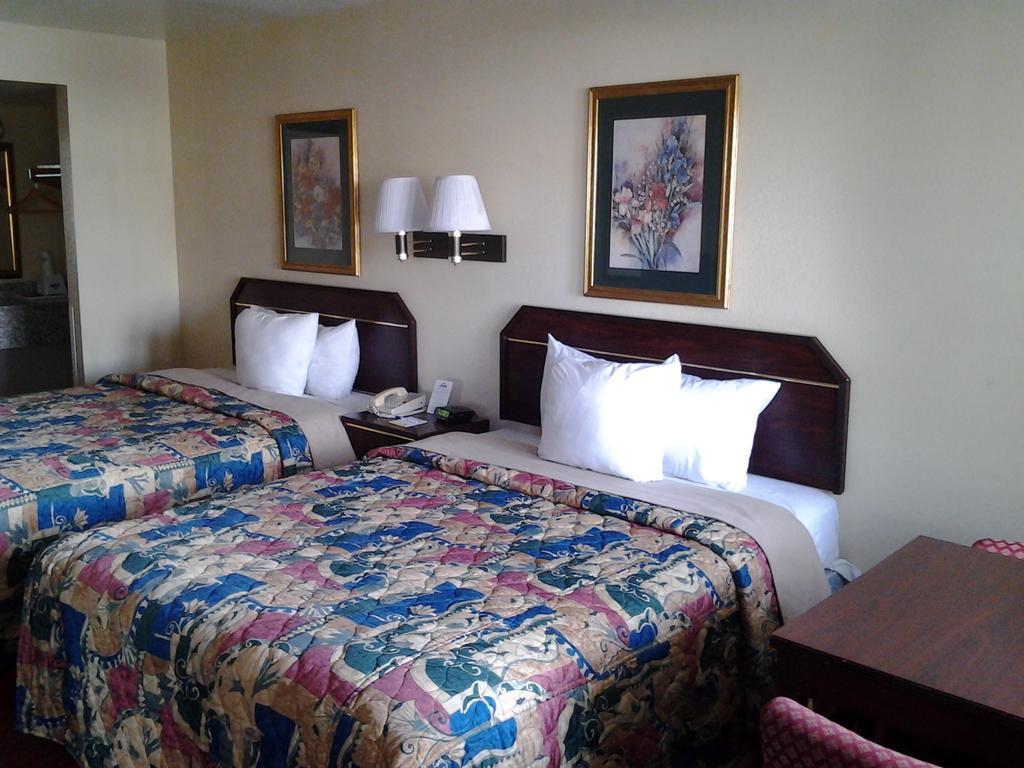 Quality Inn & Suites Near Downtown Mesa Exteriér fotografie