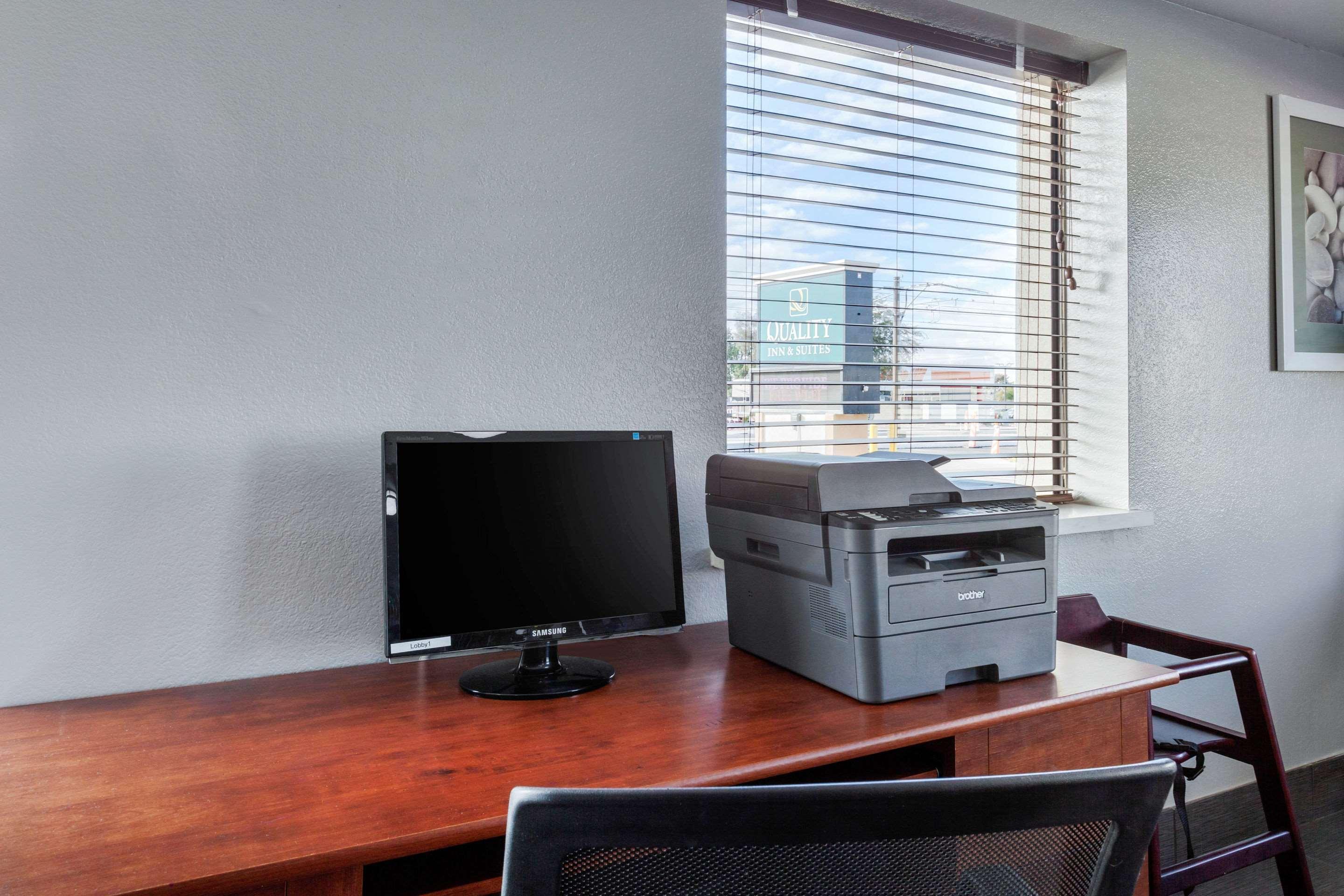 Quality Inn & Suites Near Downtown Mesa Exteriér fotografie