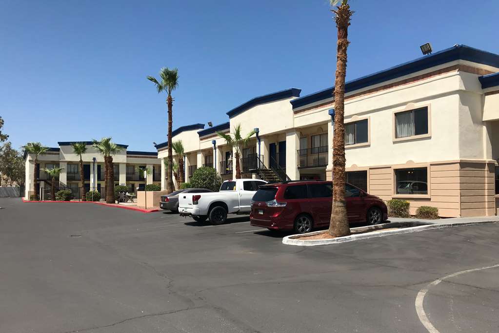 Quality Inn & Suites Near Downtown Mesa Exteriér fotografie