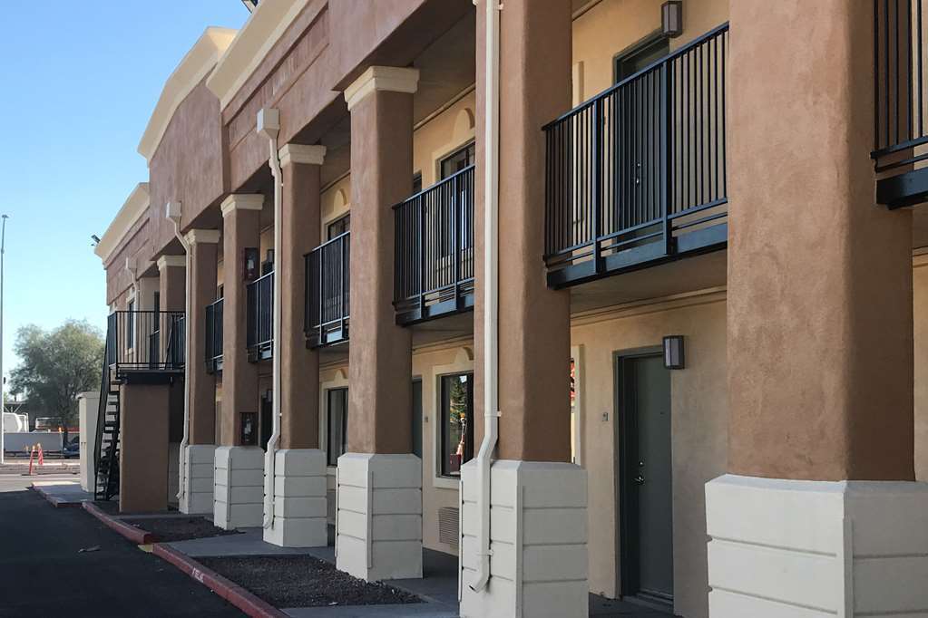 Quality Inn & Suites Near Downtown Mesa Exteriér fotografie