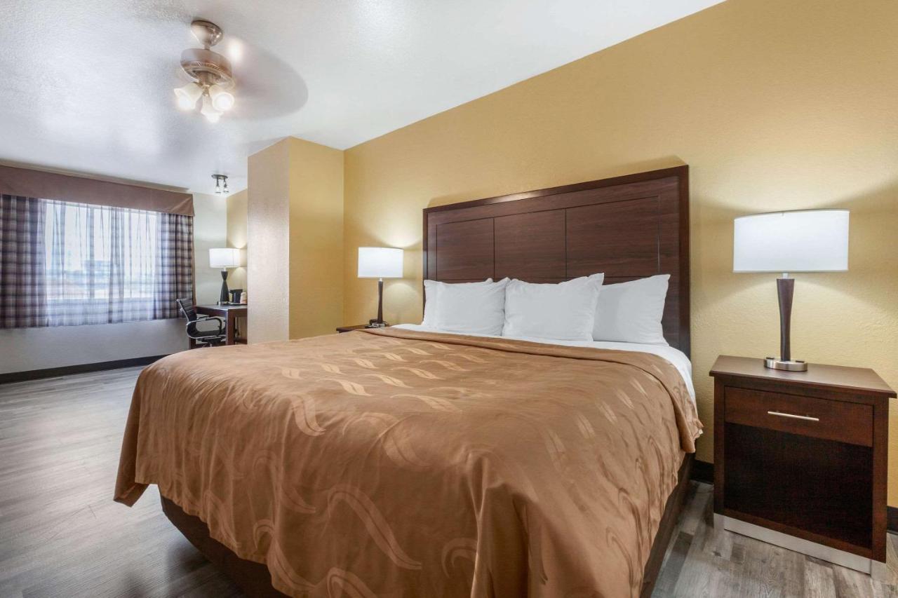 Quality Inn & Suites Near Downtown Mesa Exteriér fotografie